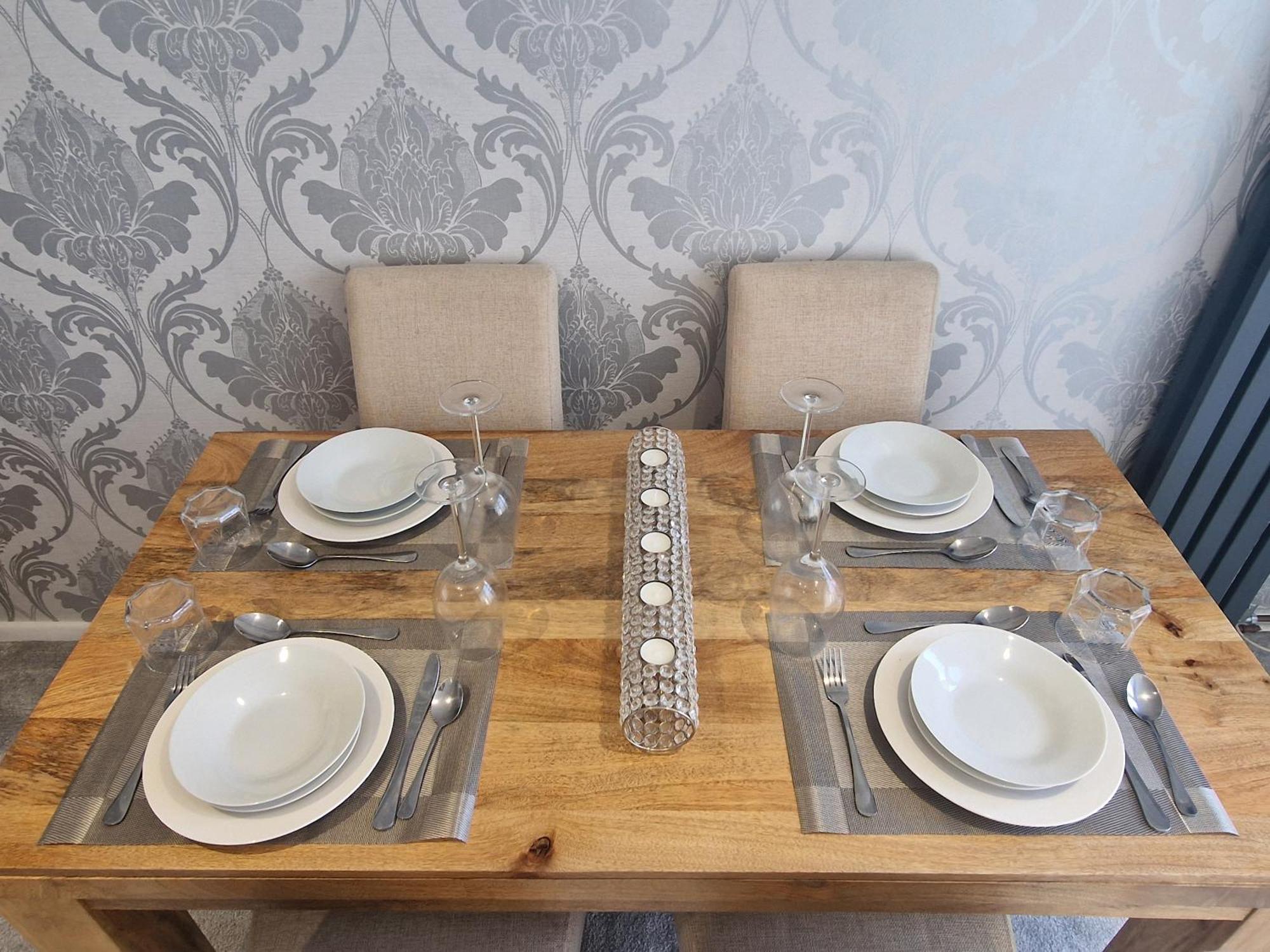 Stylish & Modern 2 Bed House With Free Parking Leeds Appartement Leeds  Buitenkant foto
